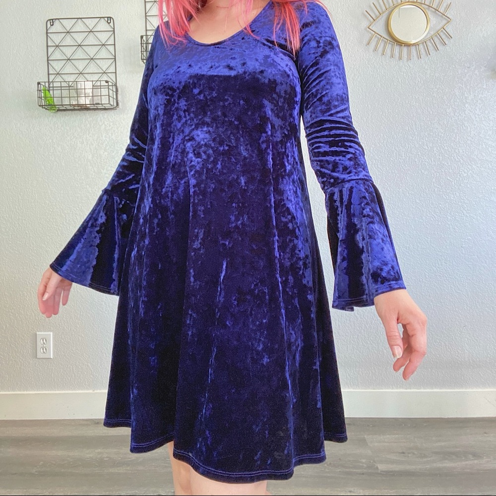 Karen Kane velvet bell sleeved dress